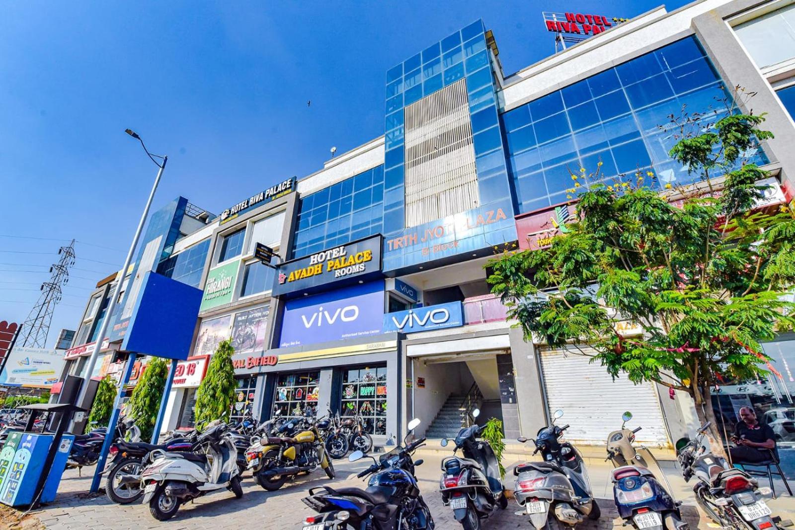Hotel Avadh Palace, Subhash Bridge, Rto Circle, อาเมดาบัด ภายนอก รูปภาพ