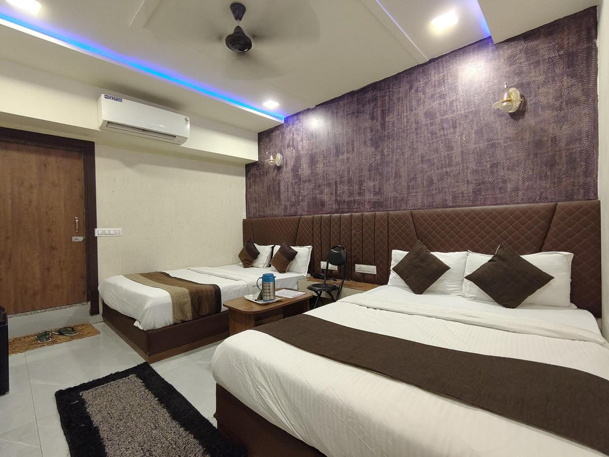 Hotel Avadh Palace, Subhash Bridge, Rto Circle, อาเมดาบัด ภายนอก รูปภาพ