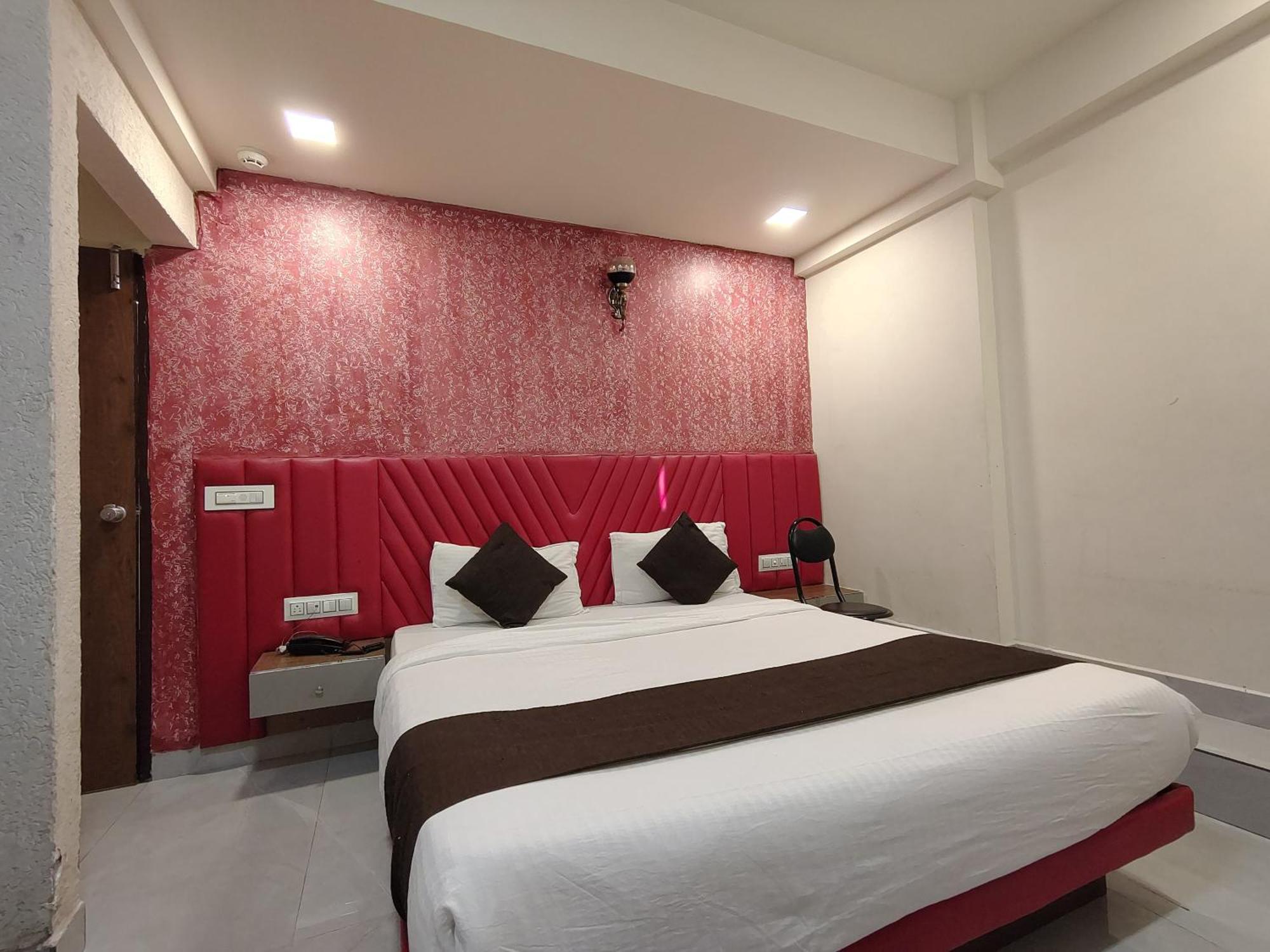 Hotel Avadh Palace, Subhash Bridge, Rto Circle, อาเมดาบัด ภายนอก รูปภาพ
