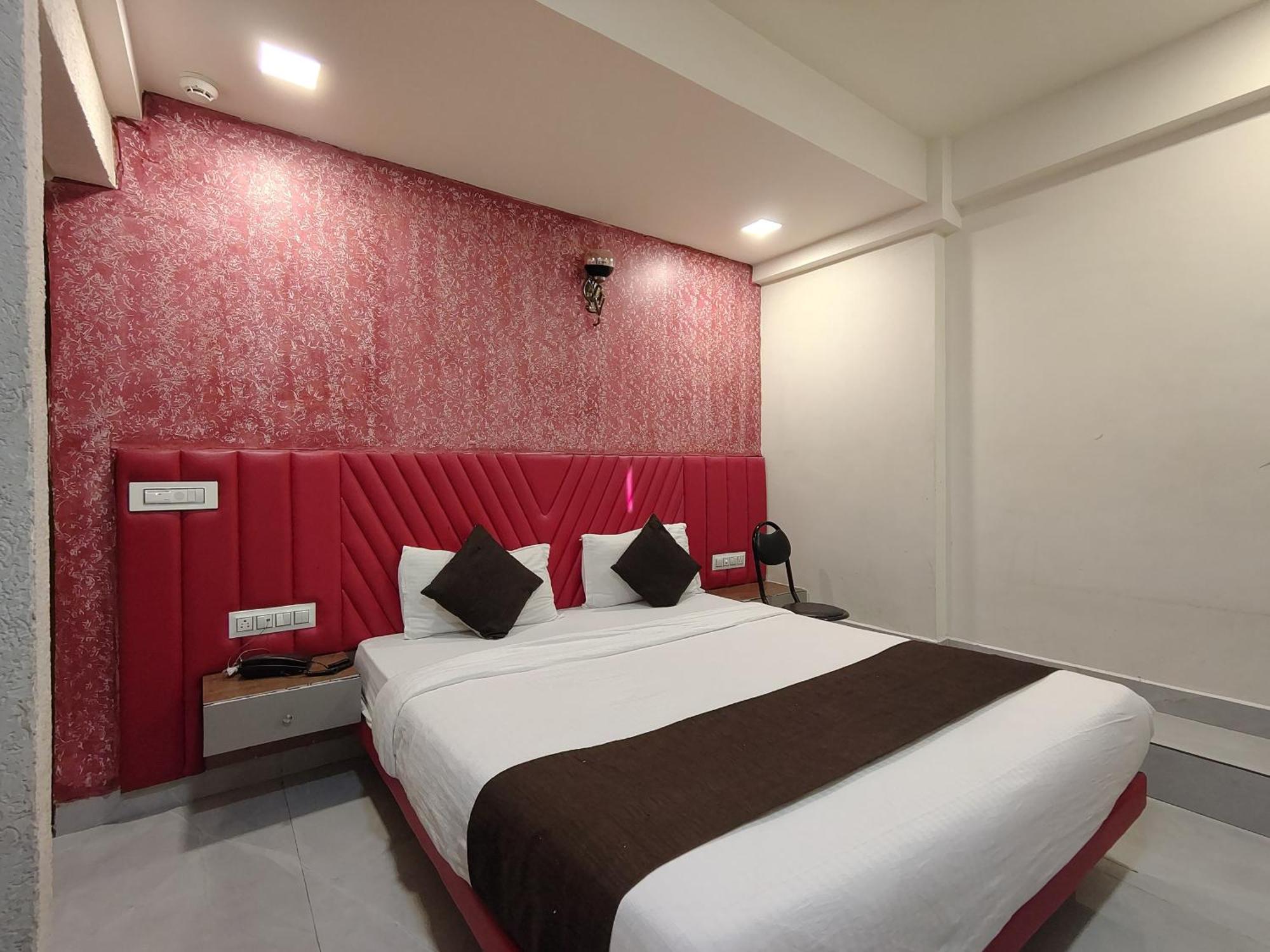 Hotel Avadh Palace, Subhash Bridge, Rto Circle, อาเมดาบัด ภายนอก รูปภาพ