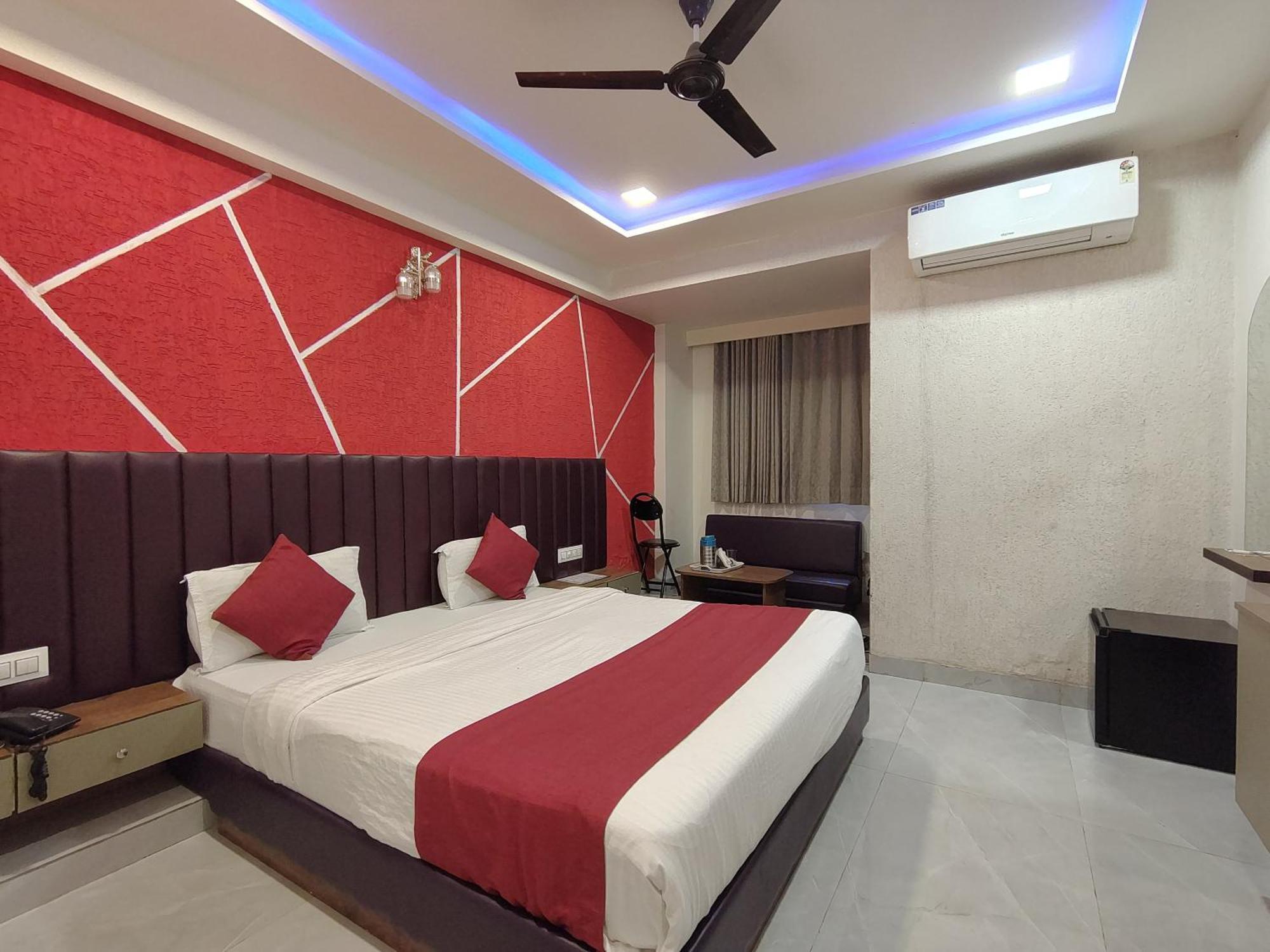 Hotel Avadh Palace, Subhash Bridge, Rto Circle, อาเมดาบัด ภายนอก รูปภาพ