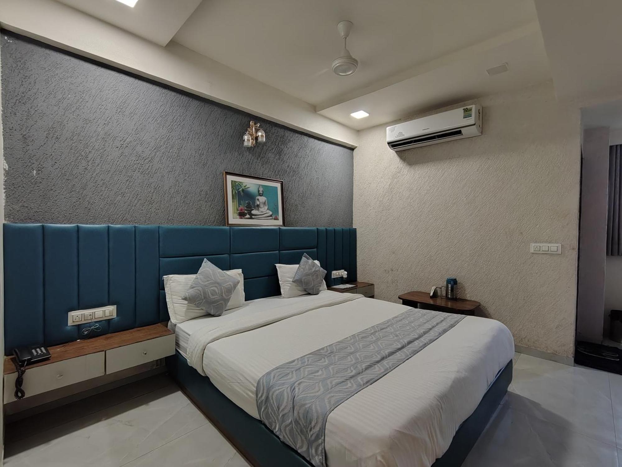 Hotel Avadh Palace, Subhash Bridge, Rto Circle, อาเมดาบัด ภายนอก รูปภาพ